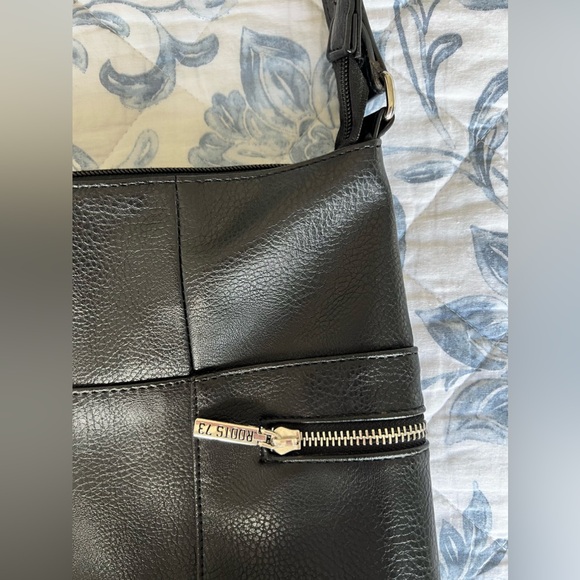 Black Leather Roots Purse - Picture 3 of 6